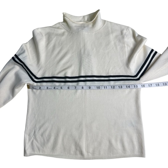 NWT Urban Outfitters Mock Neck Cropped Sweater. Size XL - Picture 3 of 9